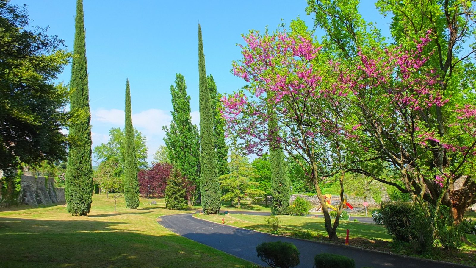 Les espaces